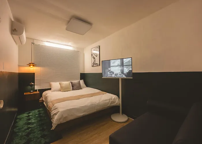 Apartment Emerald Retreat, Cheonho Near Olympic Park, 4 Min Walk From The Subway Station